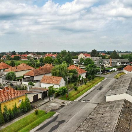 Udvarhaz Apartman Mórahalom Buitenkant foto