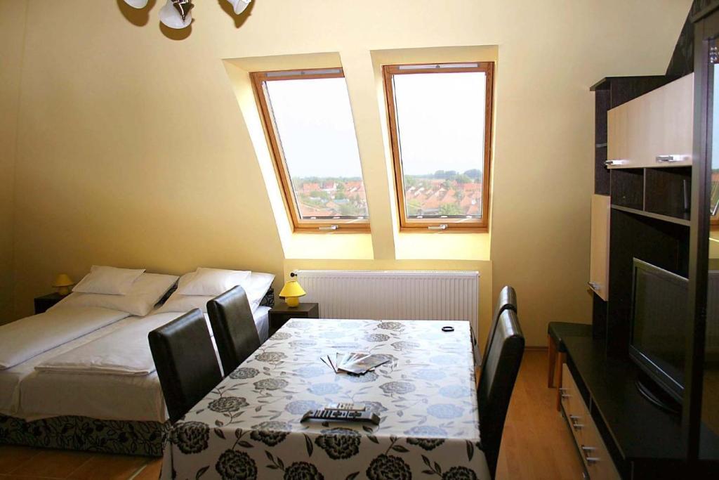 Udvarhaz Apartman Mórahalom Kamer foto